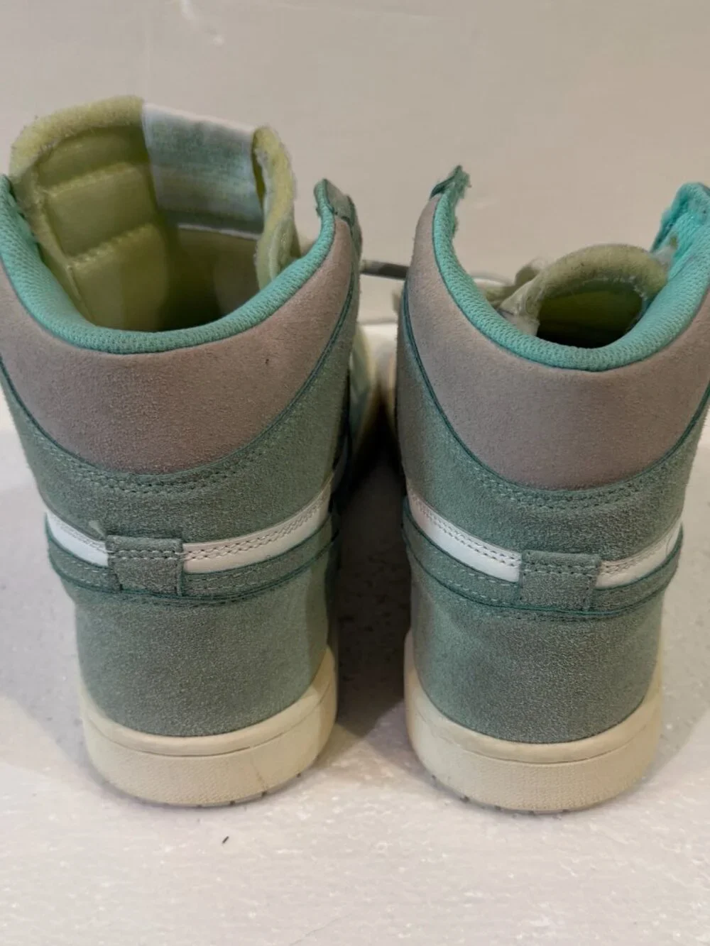 Nike Air Jordan 1 Retro OG High Turbo Green Mens Size 12 (555088-311) RARE